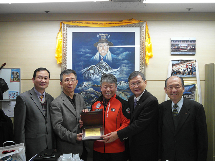 ��������