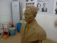 도산안창호선생흉상제작중