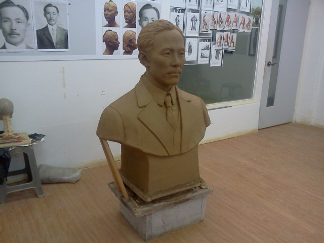 도산안창호선생흉상제작중