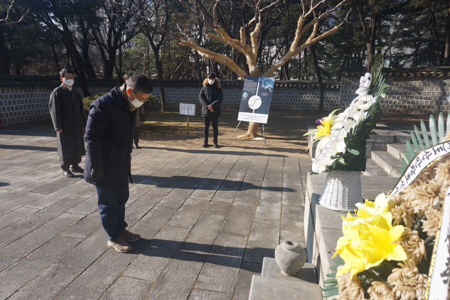 ��������